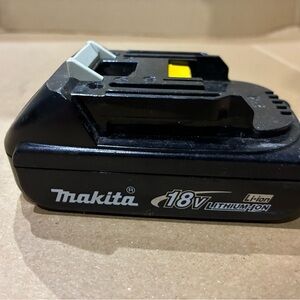 Makita BL1815N 18V LXT Lithium-Ion 1.5Ah Battery - *Good WorkingCondition*